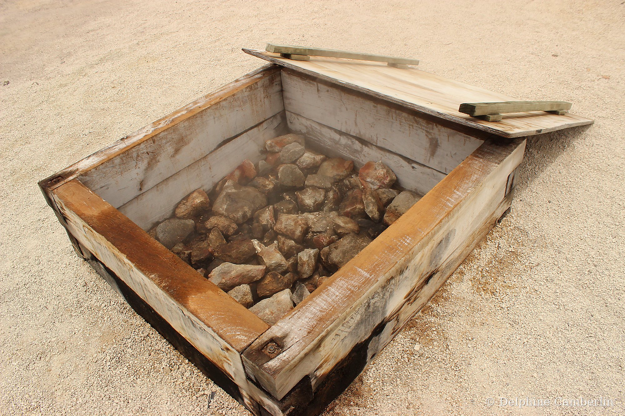Māori hangi traditional cooking pit Whakarewarewa New Zealand