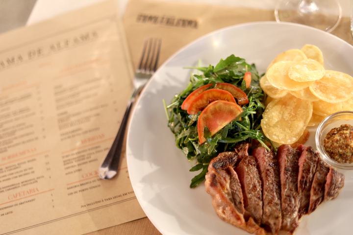 Fama d’Alfama Restaurant, Lisbon, Portugal – Steak with salad and homemade chips
